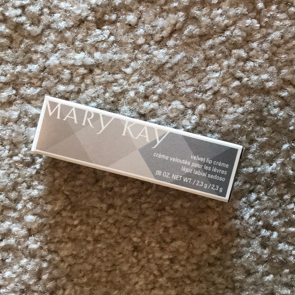 Velvet lip creme